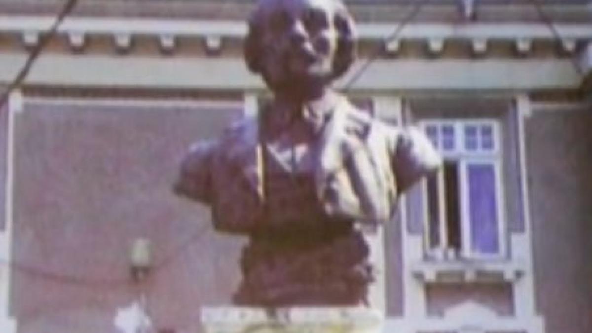 bustul din bronz al lui grigore alexandrescu gasit la fiare vechi