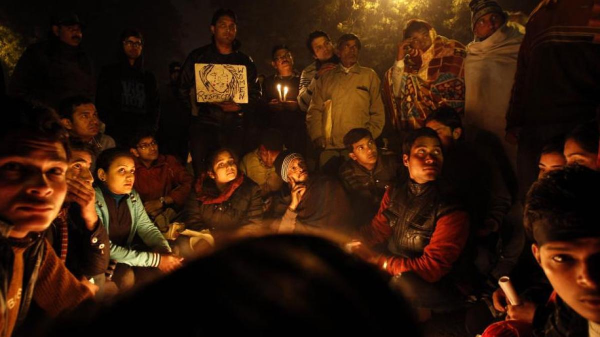 un nou caz de viol urmat de crima socheaza india patru politisti au fost suspendati