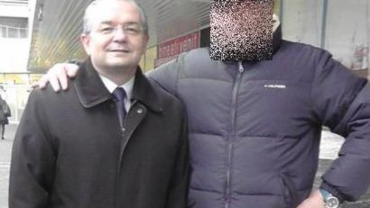 boc la brat cu un interlop fotografia care ii face cinste primarului clujului