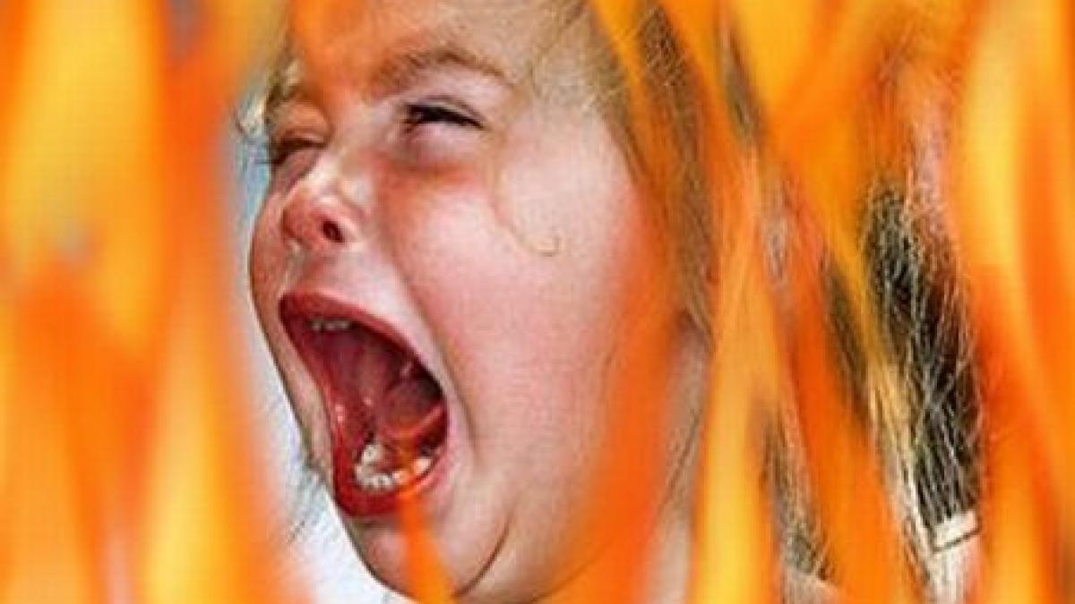 patru copii cu varste intre 1 si 5 ani gasiti carbonizati pe patul din casa