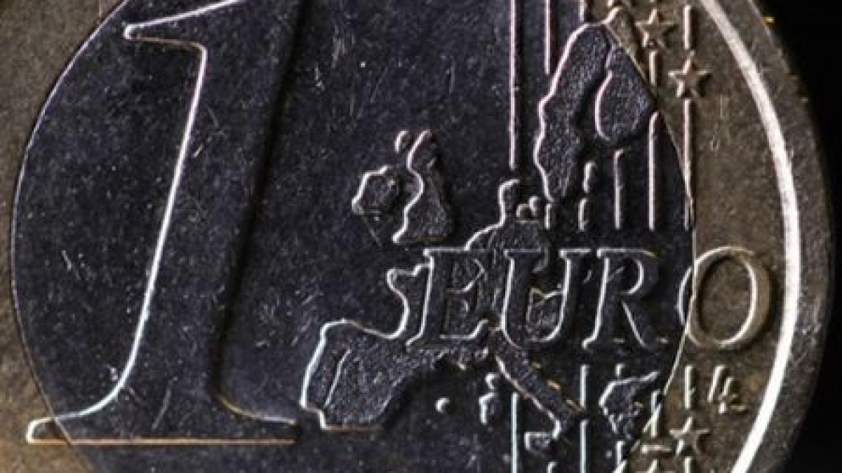 juncker statele din zona euro ar trebui sa stabileasca un salariu minim comun