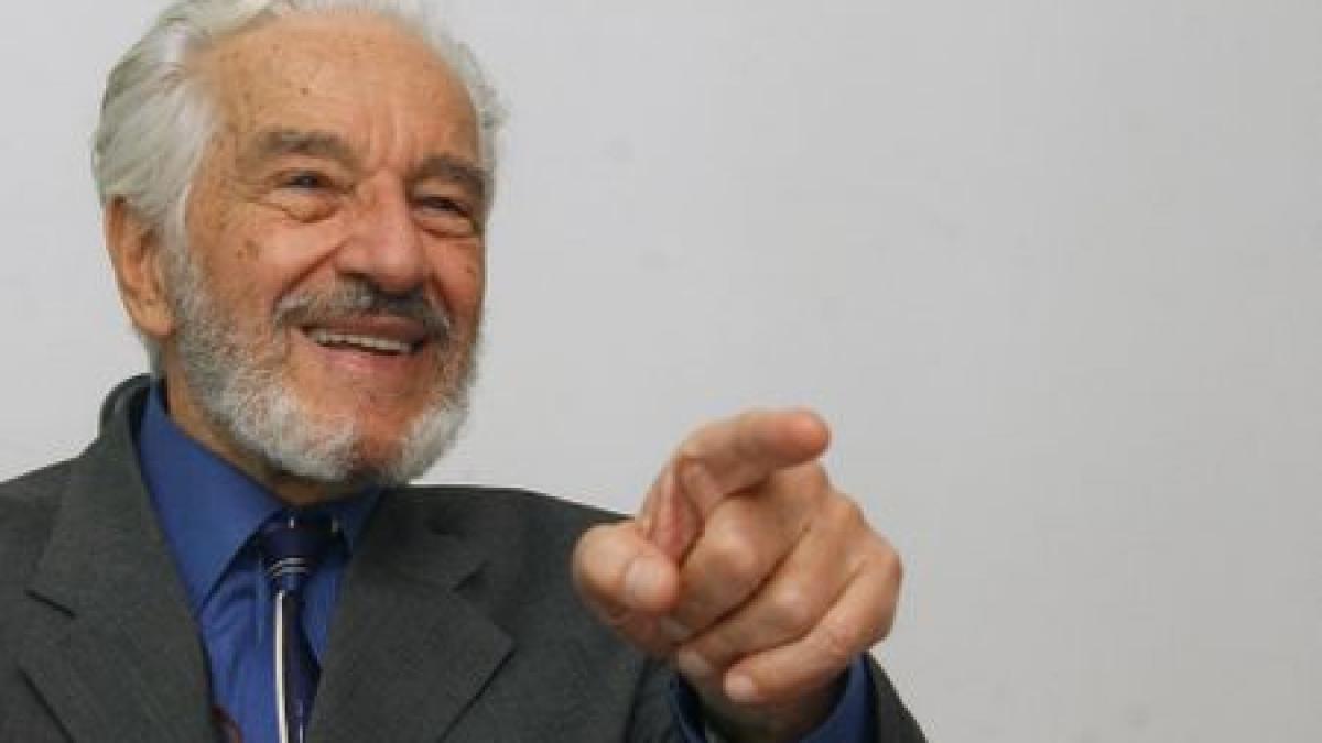 statuie in onoarea lui sergiu nicolaescu regizorul ar putea primi post mortem titlul de cetatean de