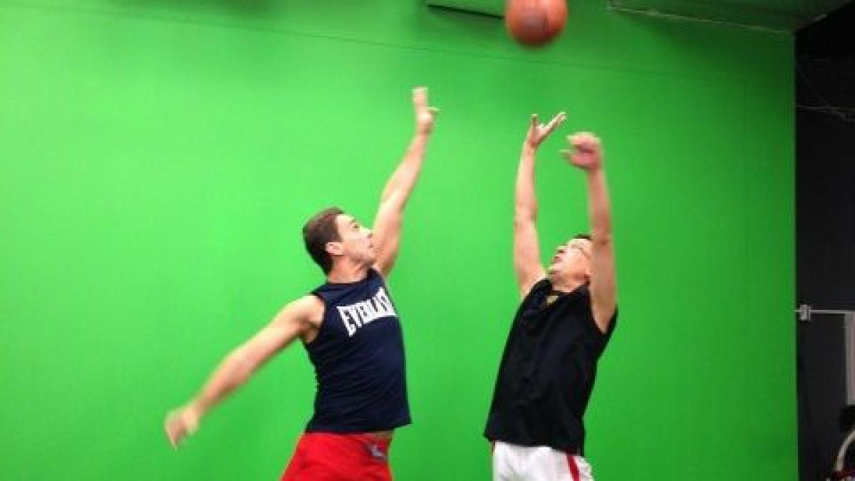 badea si ciutacu in confruntarea greilor meci de baschet pentru finantarea proiectelor liceenilor