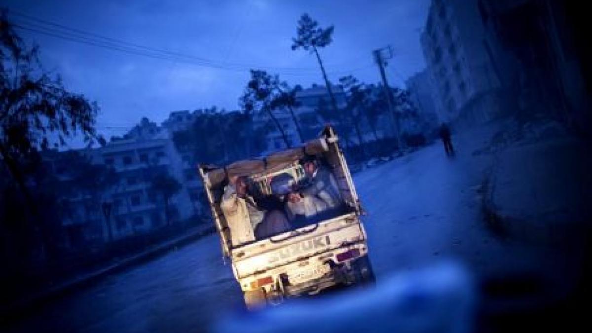 rebelii au preluat controlul asupra celui mai mare aeroport din nordul siriei