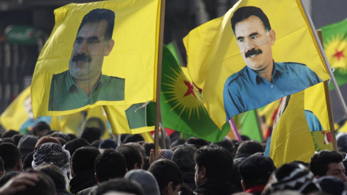 mii de kurzi au iesit pe strazile parisului pentru a manifesta dupa asasinarea a trei militante