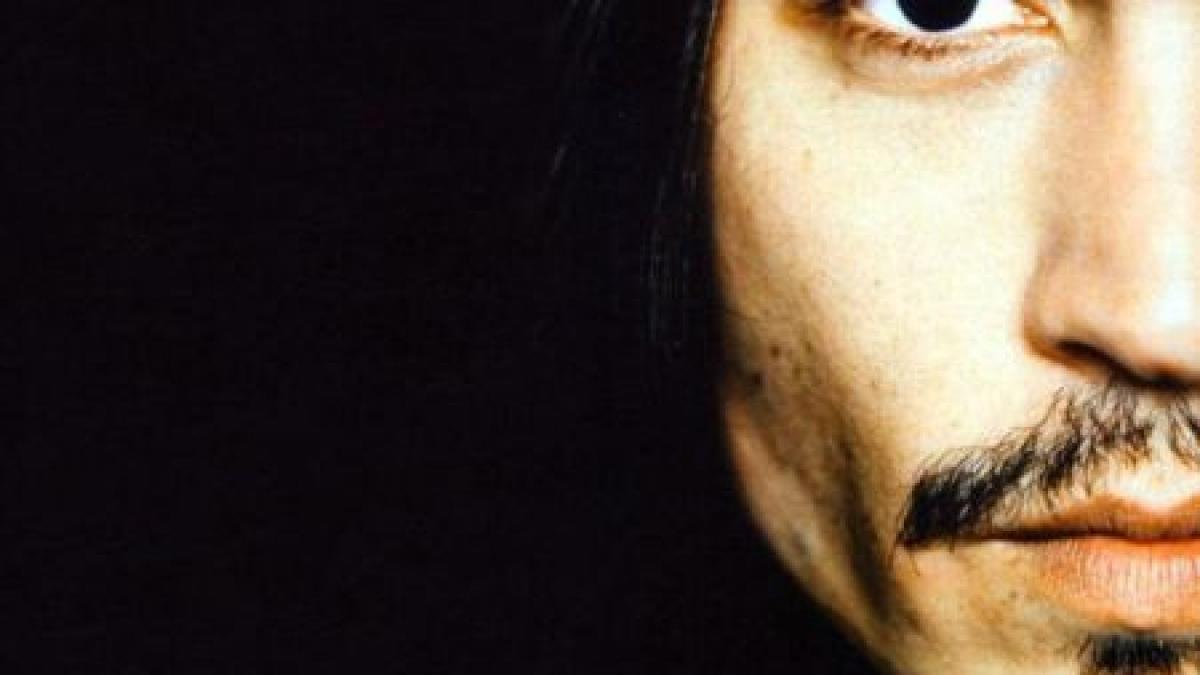 johnny depp va juca din nou rolul jack sparrow in piratii din caraibe 5