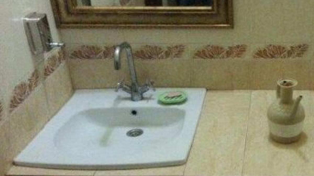 aceasta poza a fost facuta in toaleta unui mall n ai mai vazut asa ceva in viata ta