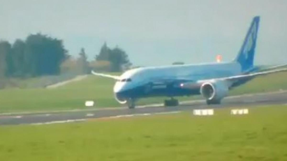 autoritatile aviatice din sua au urmat exemplul japonezilor au suspendat zborurile cu boeing 787