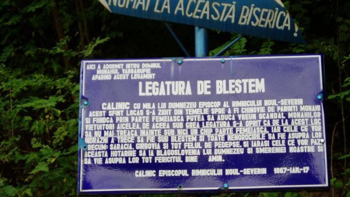 nici o femeie nu are voie sa intre in acest loc din romania la intrare e scris un legamant de