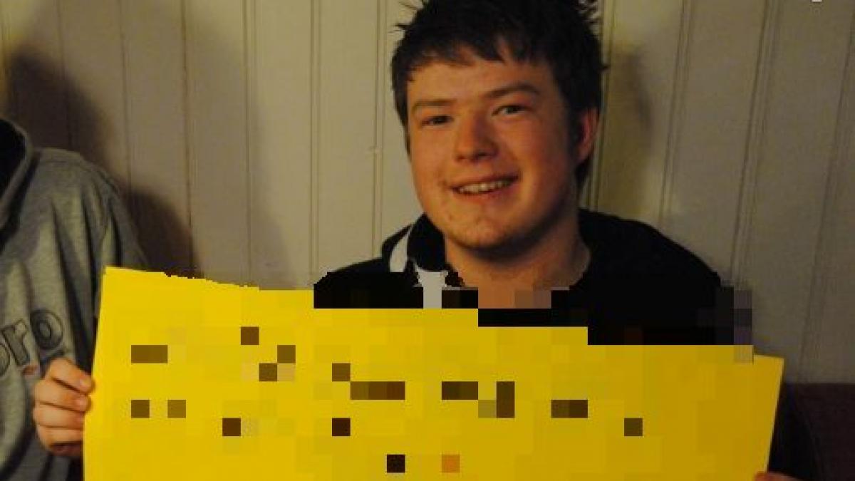 nu ai sa crezi ce a postat acest tanar pe facebook ce i s a promis pentru 1 milion de like uri