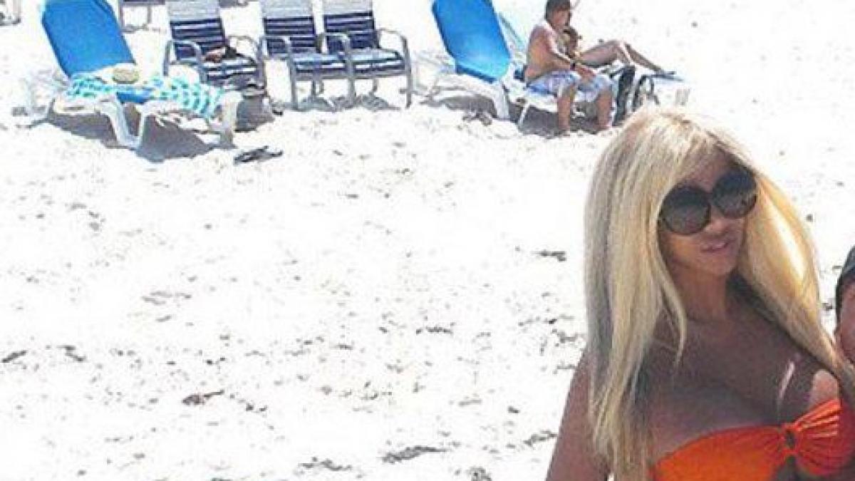 cand vei vedea in bratele cui sta blonda vei intelege de ce sunt facuti unul pentru altul de la ei