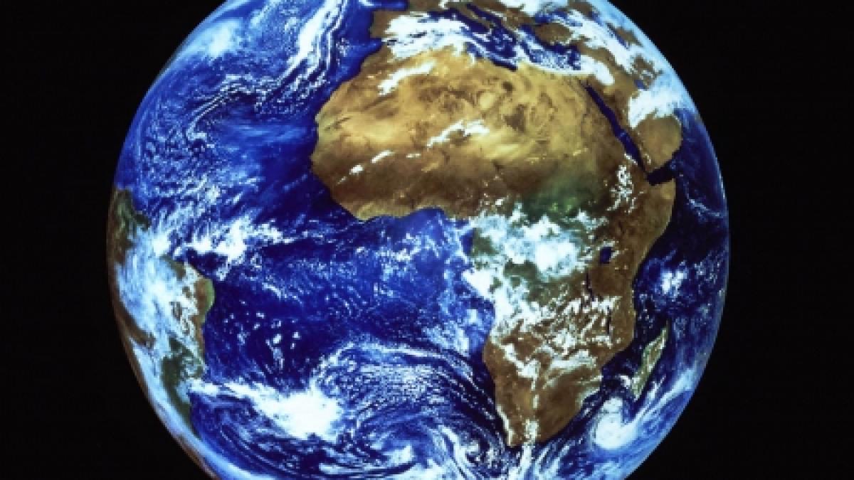 pamantul lovit de o explozie de raze gamma cum fost afectata planeta noastra de imensa cantitate de