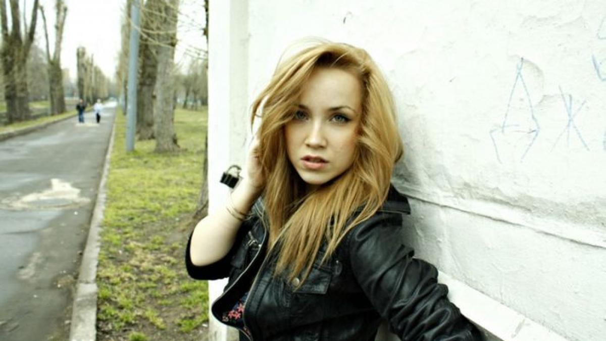 a castigat balul bobocilor in liceu dar acum n o mai recunoaste nimeni parca a imbatranit cu 10 ani