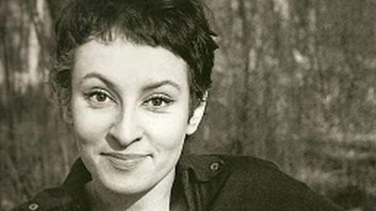 dragostea ei pentru oameni si muzica a schimbat lumea povestea cantecului care a facut istorie