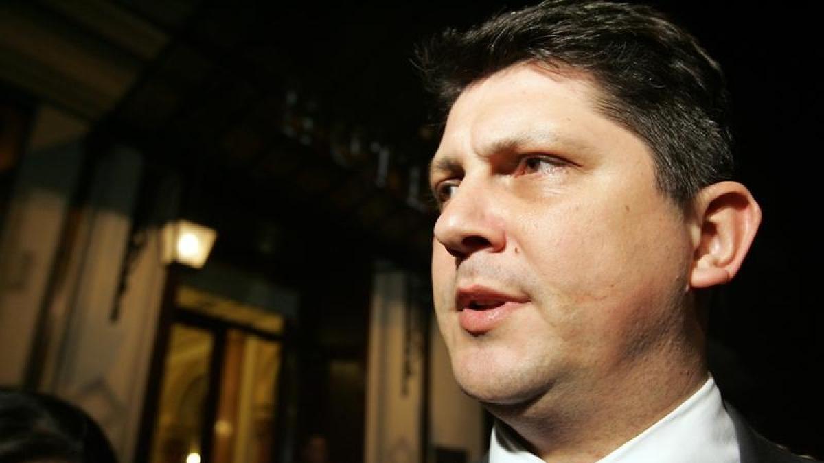 titus corlatean da explicatii in parlament despre cum a gestionat criza din algeria ce crede