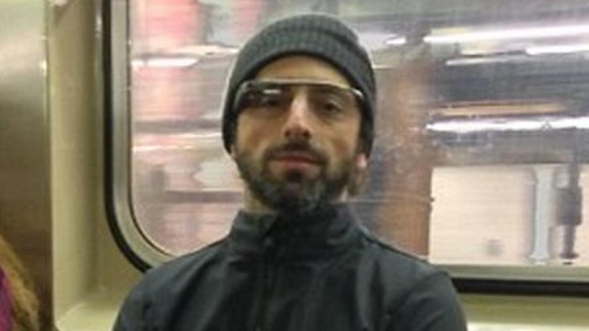 ce cauta un om cu o avere de 17 miliarde de dolari in metrou