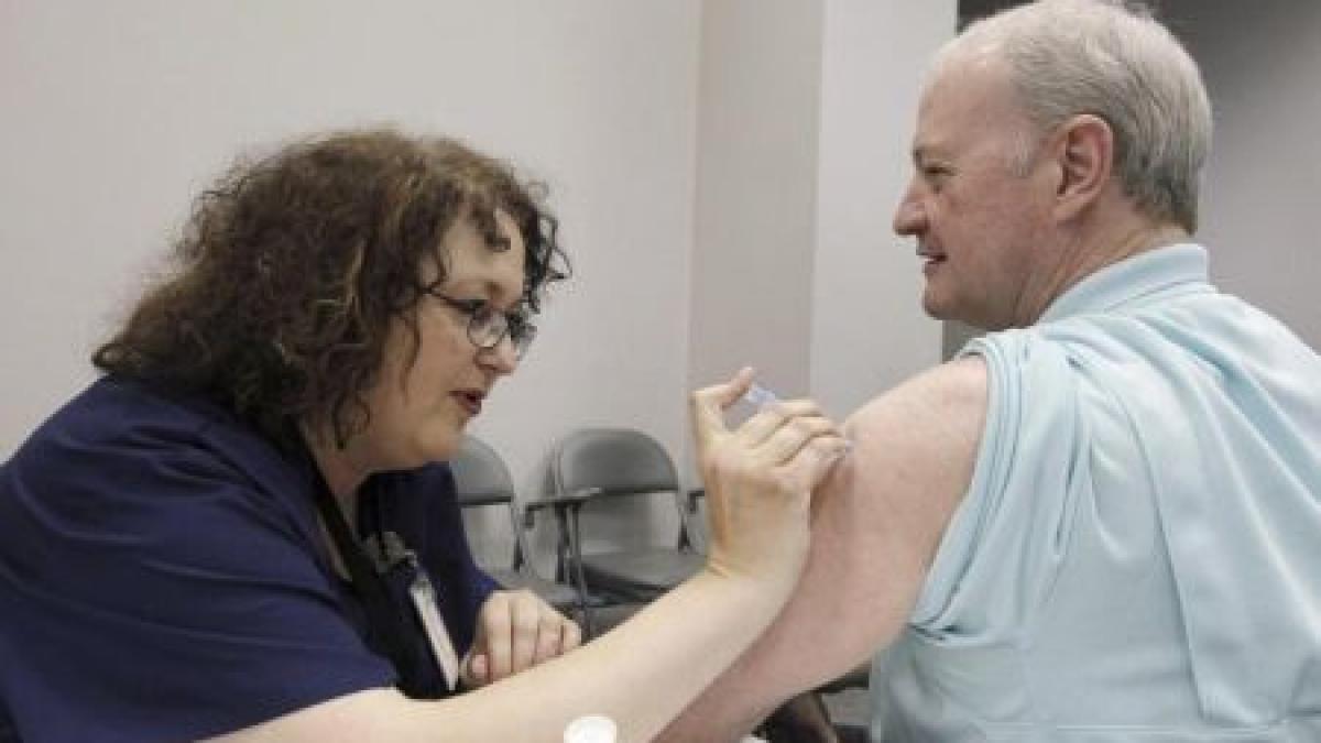 valul gripal a ajuns in romania sute de romani internati in spital oamenii dorm cate doi in pat