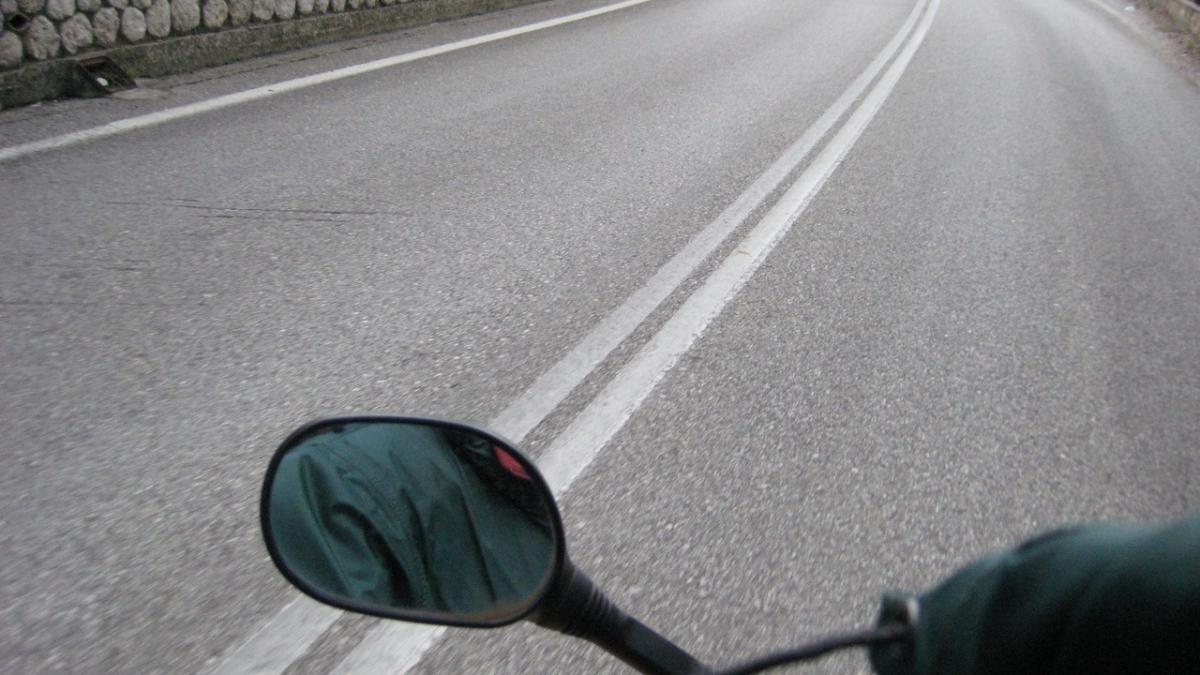 absurd politistii aplica amenzi mopedistilor fara permis desi acest act inca nu se poate obtine