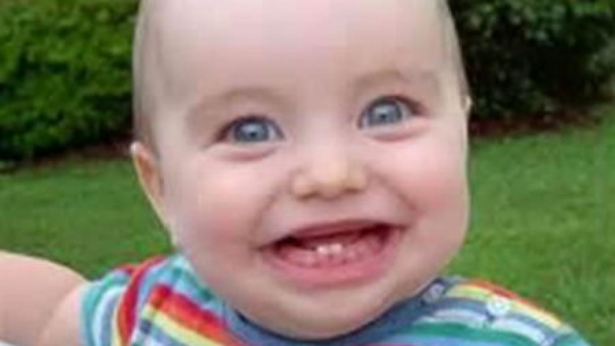 cel mai simpatic fan gangnam style bebelusul danseaza fenomenal