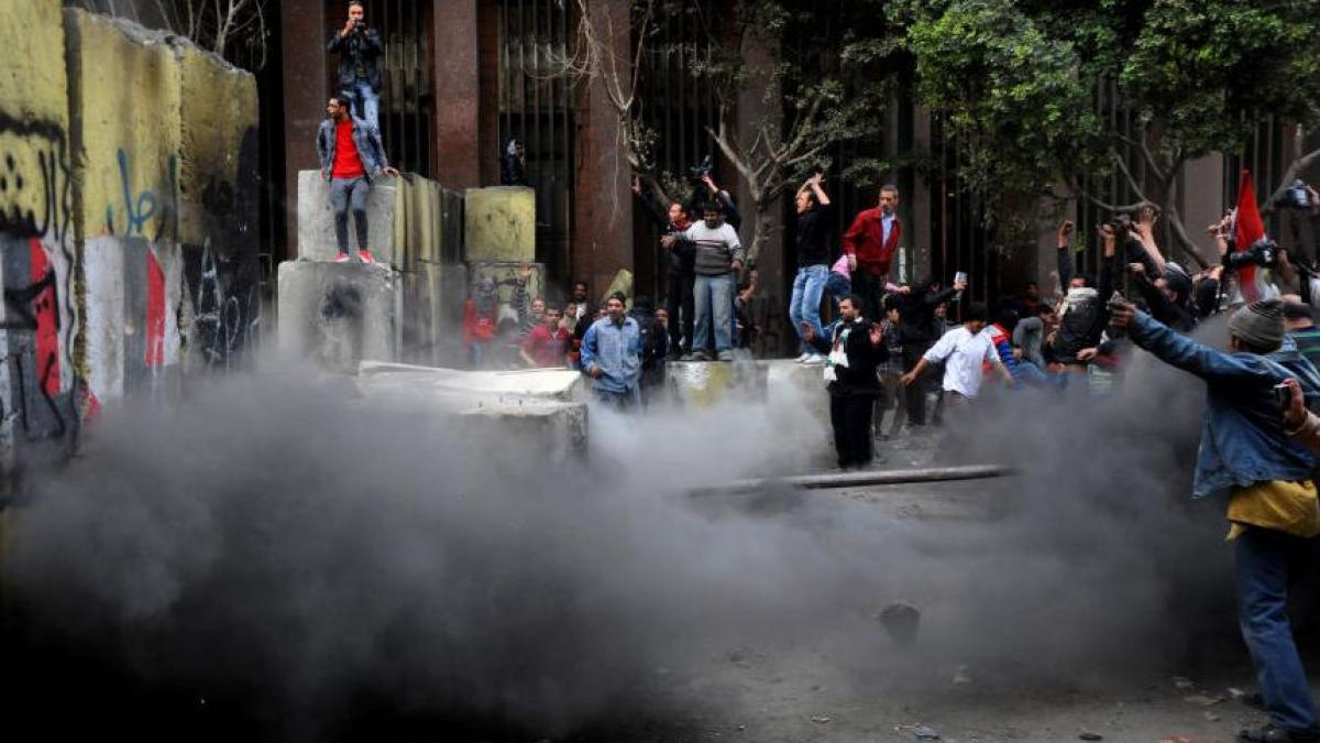 confruntari intre fortele de ordine si manifestanti in apropierea pietei tahrir din cairo