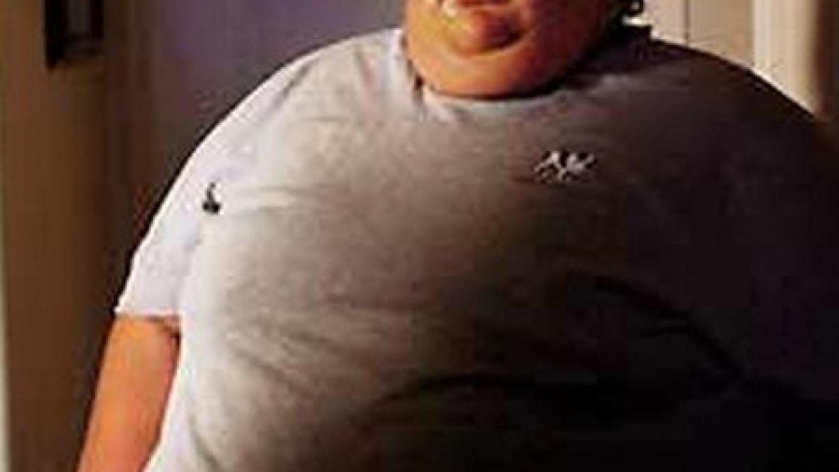 de la viata imi doresc sa traiesc si sa invat bine la scoala are 11 ani si 130 de kilograme