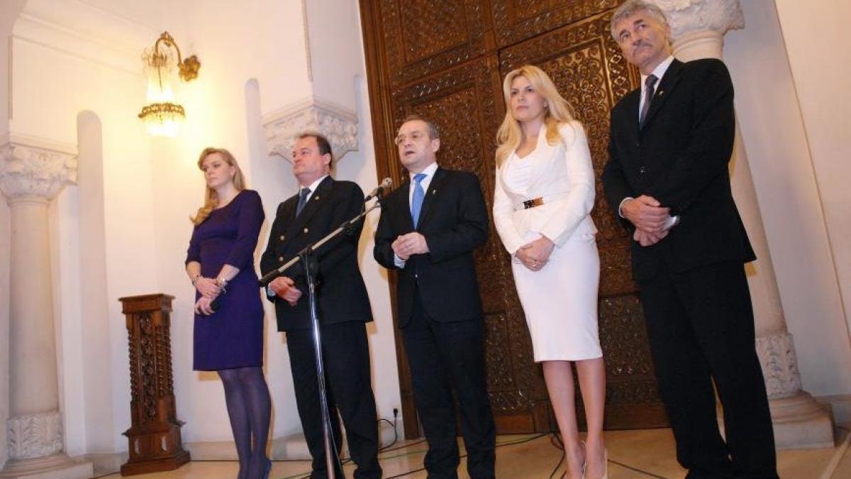 pdl nu si anunta inca prezidentiabilii ca sa nu se uzeze