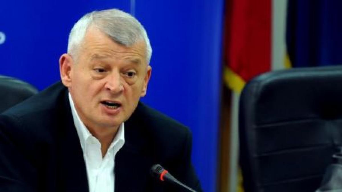 sorin oprescu capitala are in stoc materiale antiderapante arterele cu trafic ratb erau la negru si