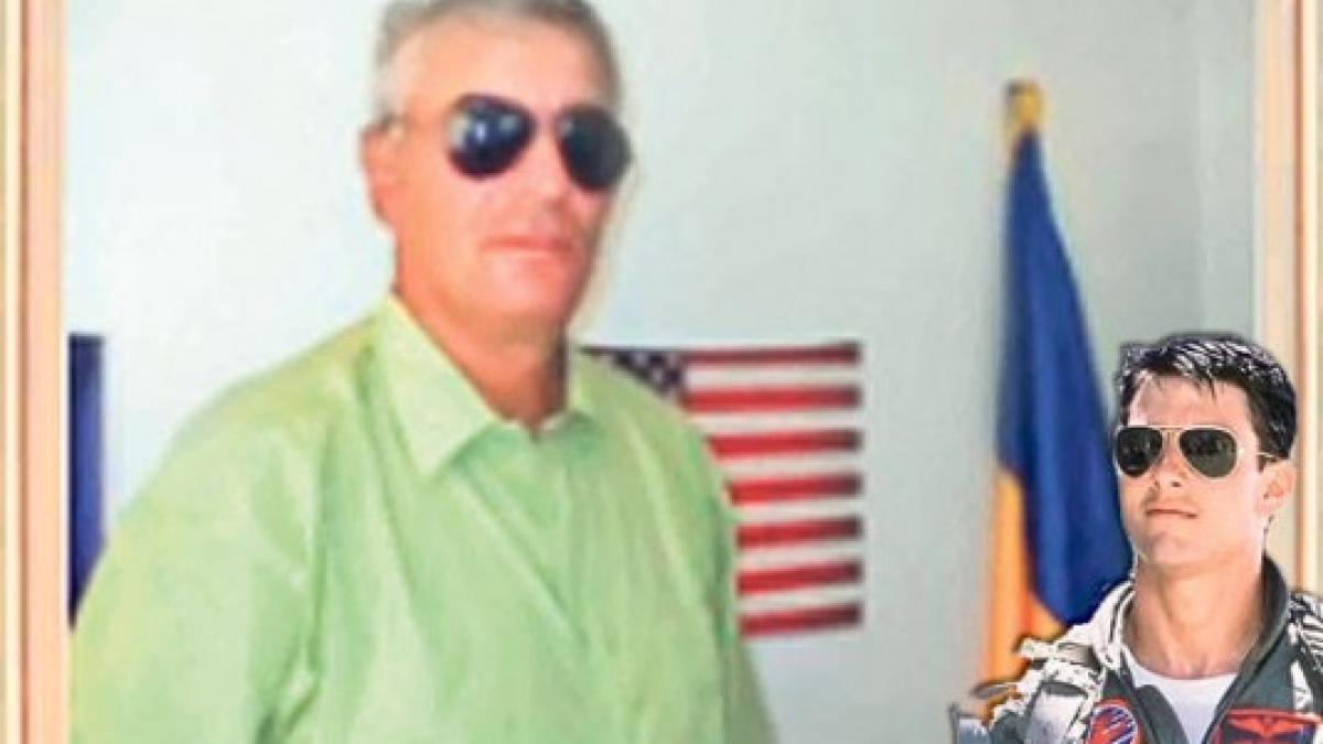 top gun la deveselu viceprimarul localitatii s a pozat ca tom cruise din pasiune pentru aviatie