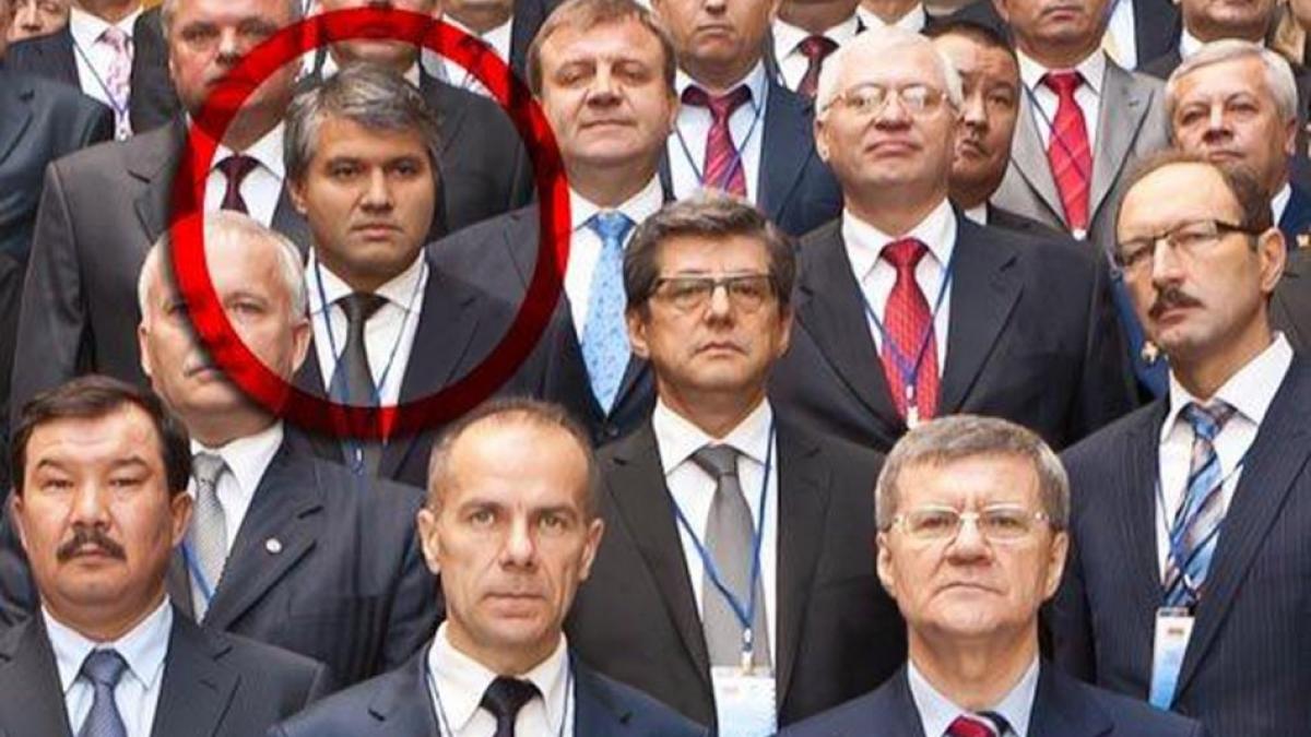 unul din cei mai importanti oameni din tara acuzat ca a facut un lucru ingrozitor cum s a spalat pe