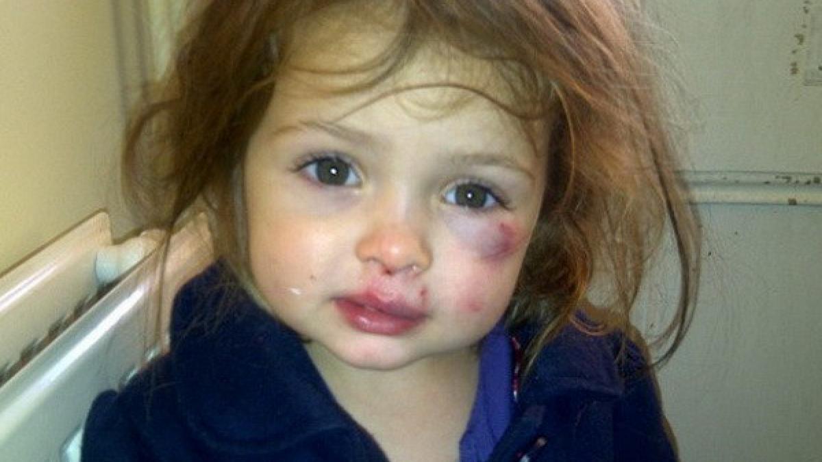 numarul copiilor abuzati s a dublat in 2013 educatia cu bataie moda printre parinti