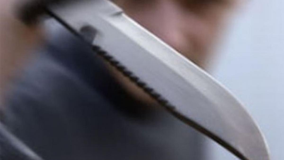 o infirmiera a spitalului din turda fost injunghiata de un bolnav psihic politia judeteana cluj a