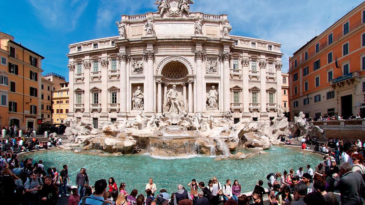 tratament ca n la dolce vita fontana di trevi va fi renovata de o casa de moda celebra