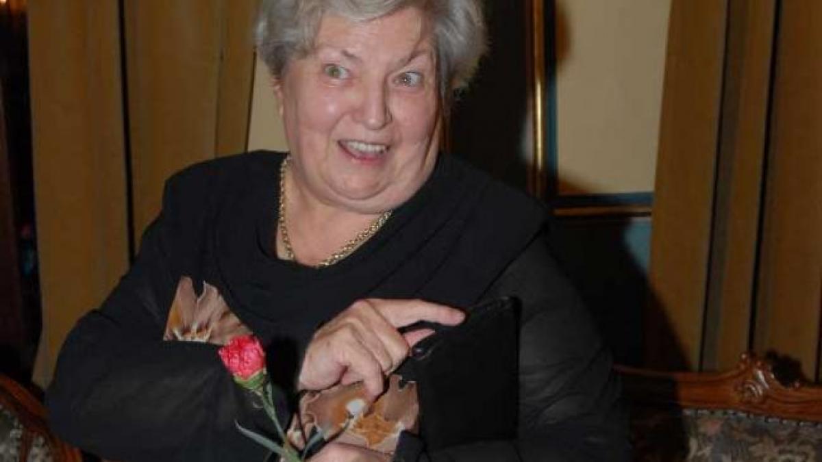 draga olteanu matei despre basescu n am vazut un catel umil ca atunci cand ii arata stapanul nuiaua