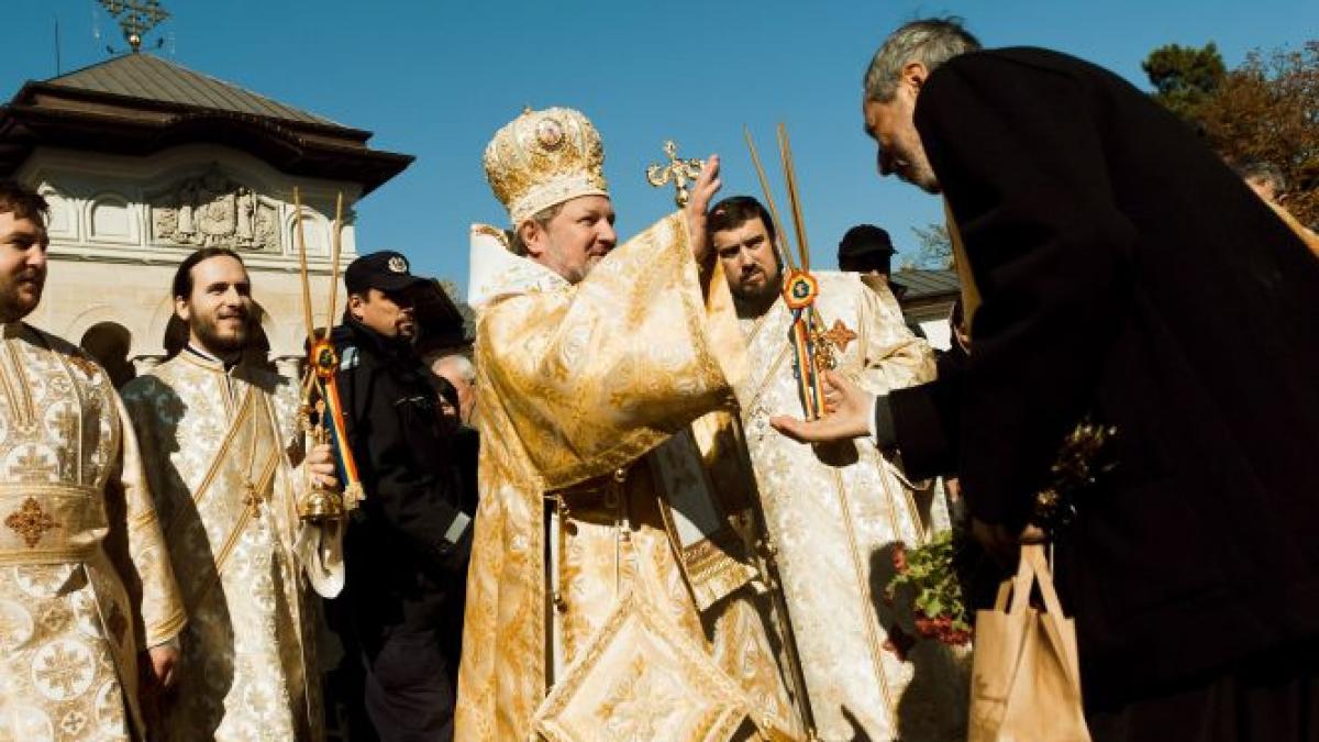 petrecerea de nunta o activitate bisericeasca si educativa mitropolia olteniei face nunti si bani