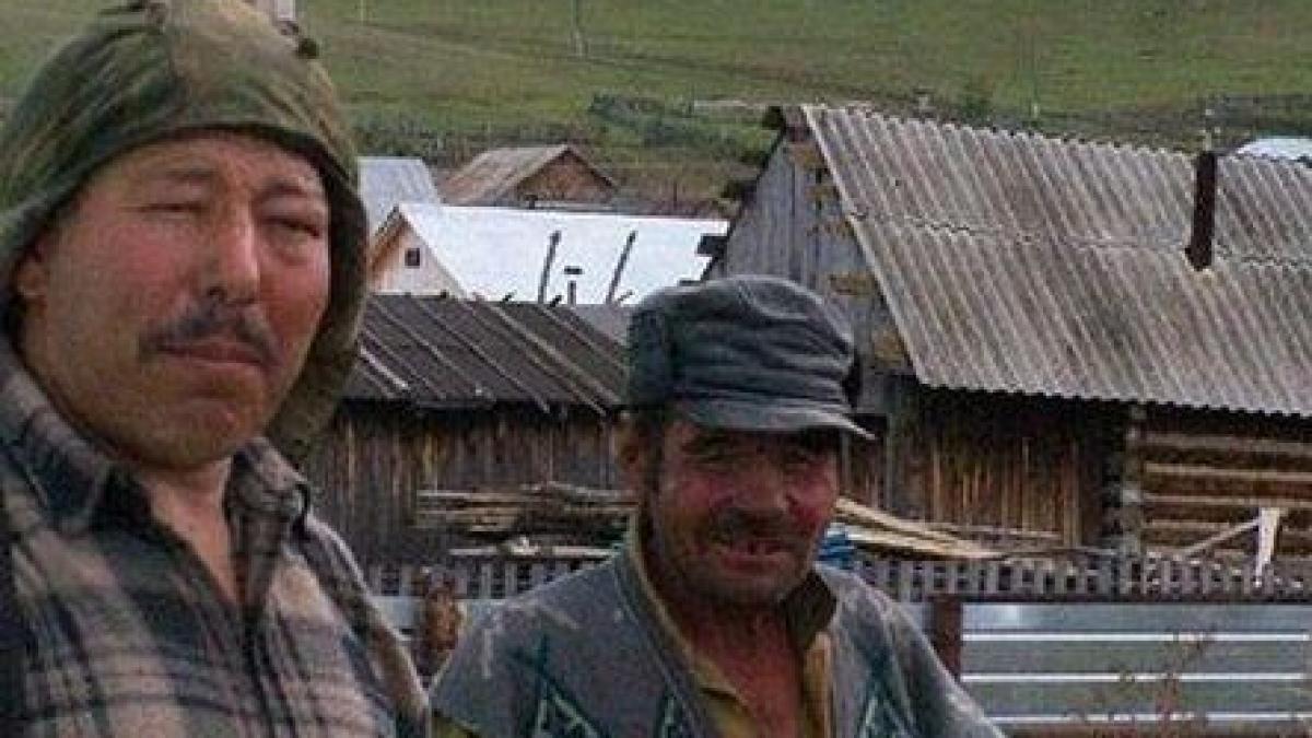 i au dat clasa lui gheorghe flutur vezi ce au scris acesti tarani pe dealul din spatele lor