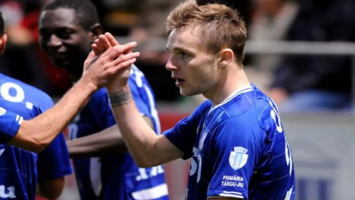 liga i exporta in campionatele puternice maxim a semnat cu stuttgart marius niculae revine la