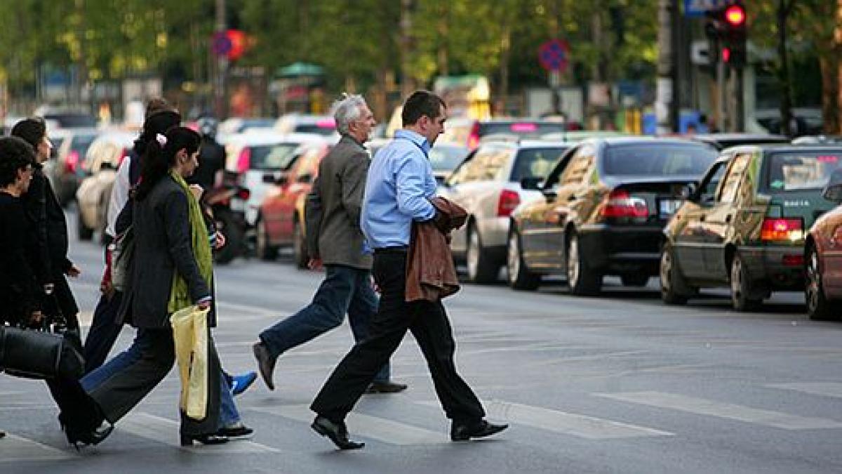 de astazi ne vor intra mai multi bani in portofele dar vom da mai multi bani catre stat cine iese