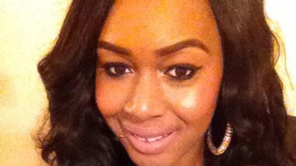 o angajata victoria s secret desfigurata dupa ce o femeie aparent musulmana a atacat o cu acid