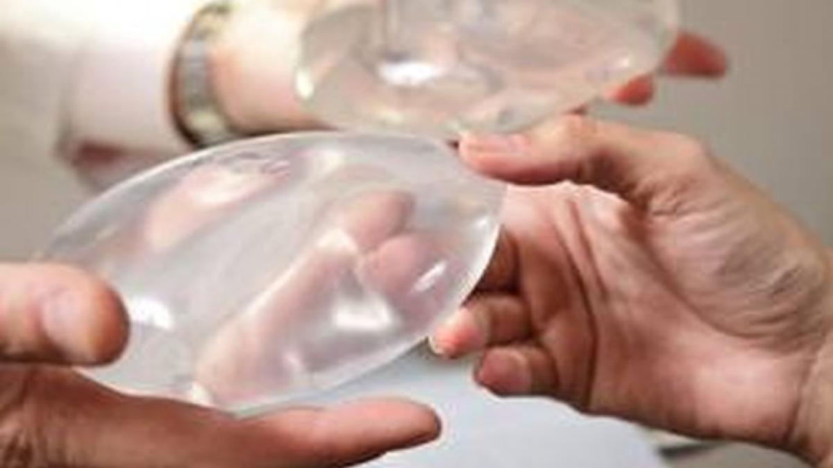 o femeie din iasi a intrat in coma dupa ce si a pus silicoane