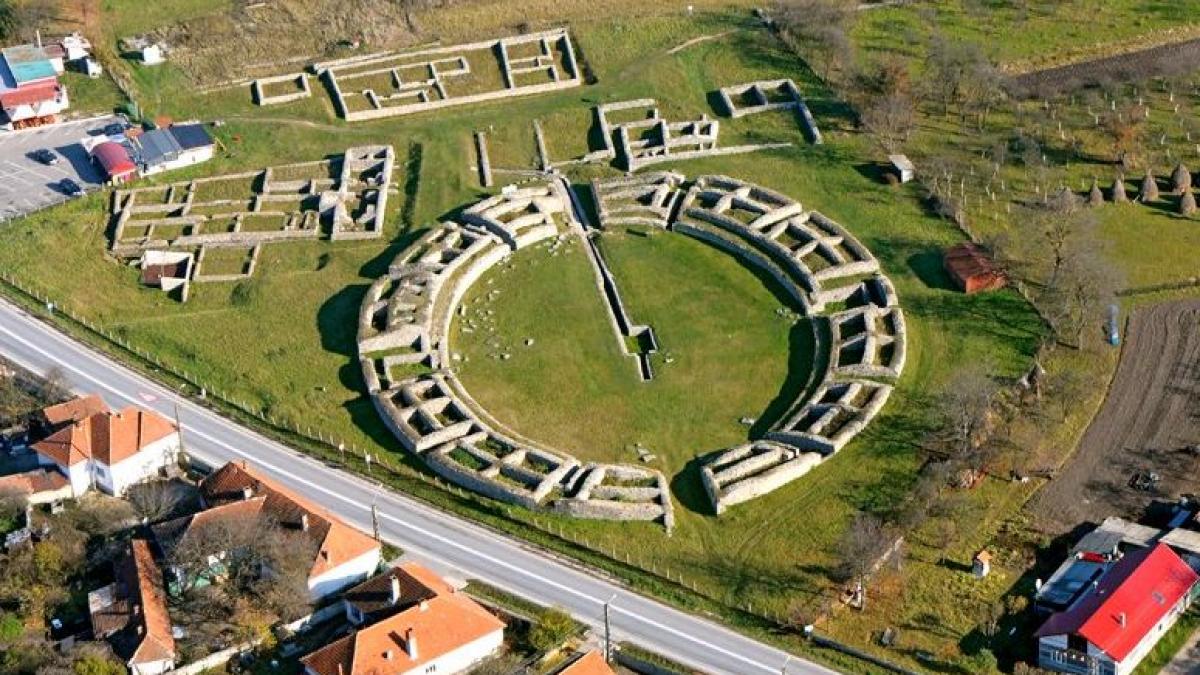 britanicii de la the guardian ne lauda destinatiile turistice complexul arheologic ulpia traiana