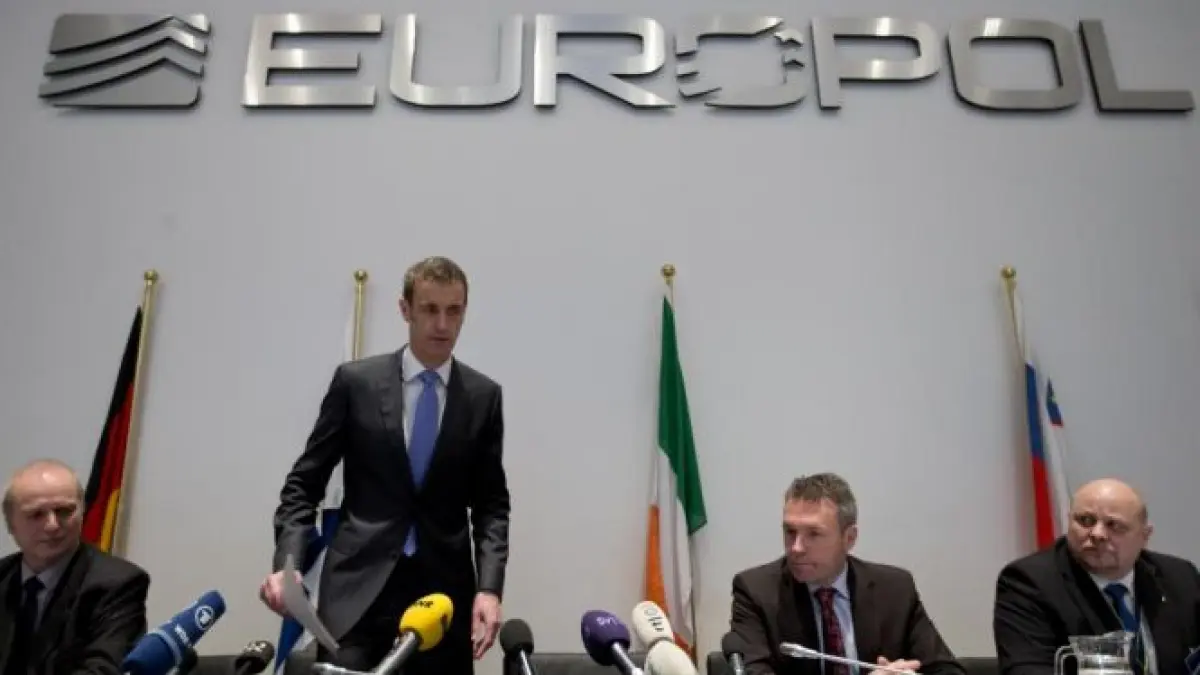 aranjamente la cel mai inalt nivel o ancheta europol a scos la iveala 380 de meciuri de fotbal