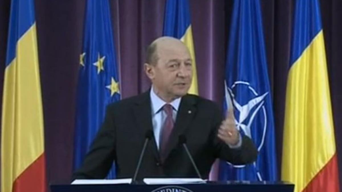 basescu sunt penibili cei care vorbesc despre o noua suspendare sa citeasca constitutia