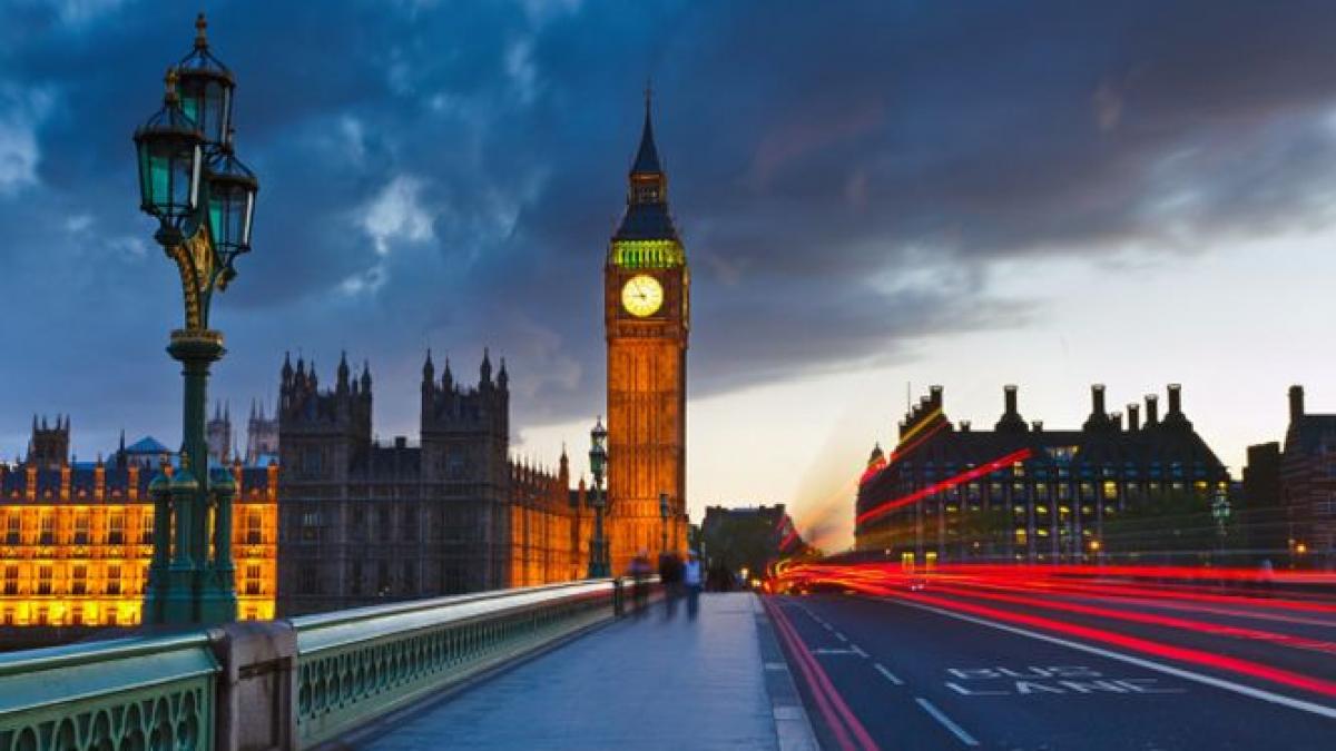 cum ii linisteste ambasadorul roman pe britanici romanii care au vrut sa vina in marea britanie au