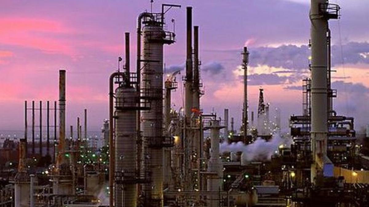 iranul ii sfideaza pe americani vom intra in randul exportatorilor de benzina