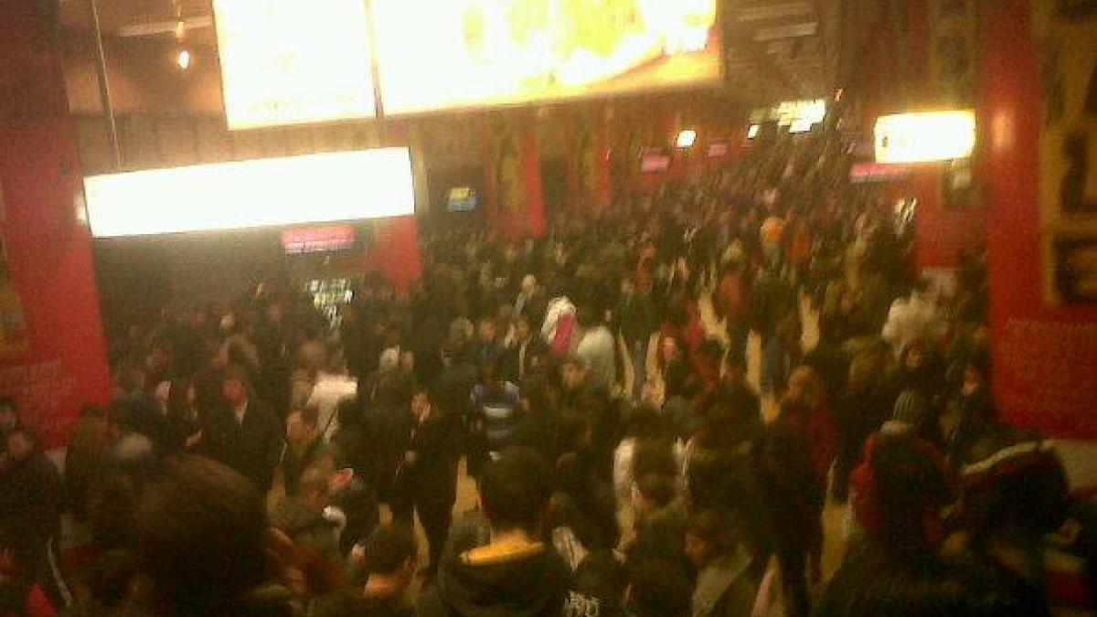 incident la metrou garnitura blocata intre statiile mihai bravu si dristor calatorii au fost