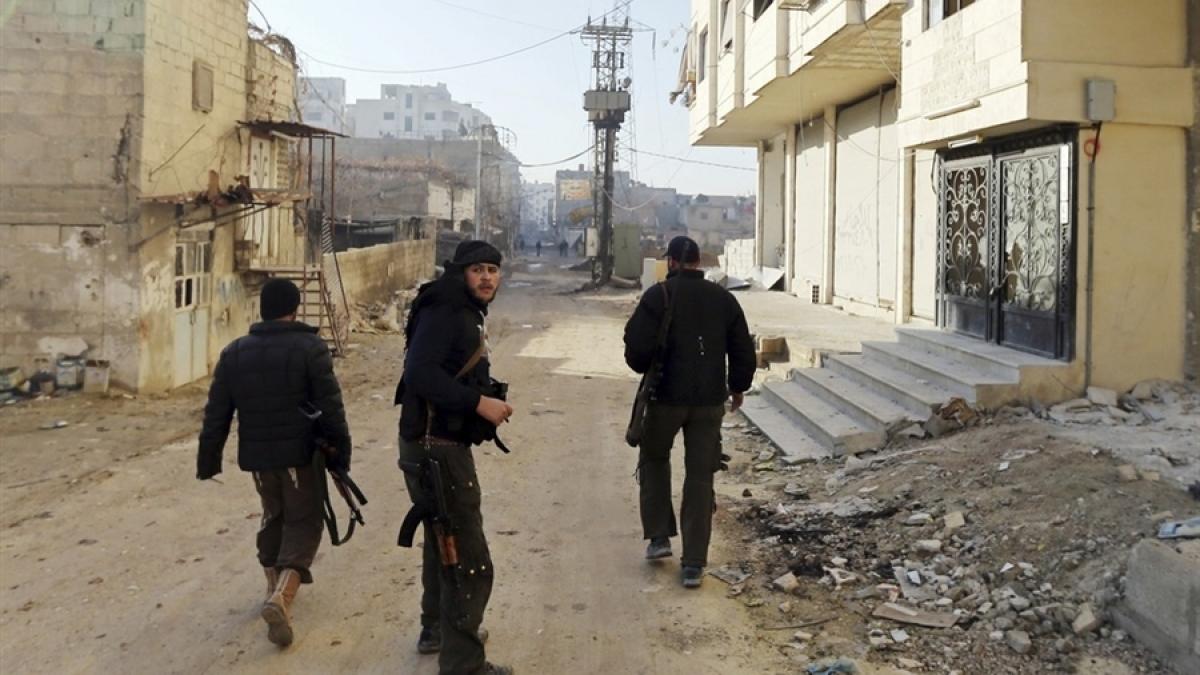 a doua zi de asediu la periferia damascului rebelii castiga teren