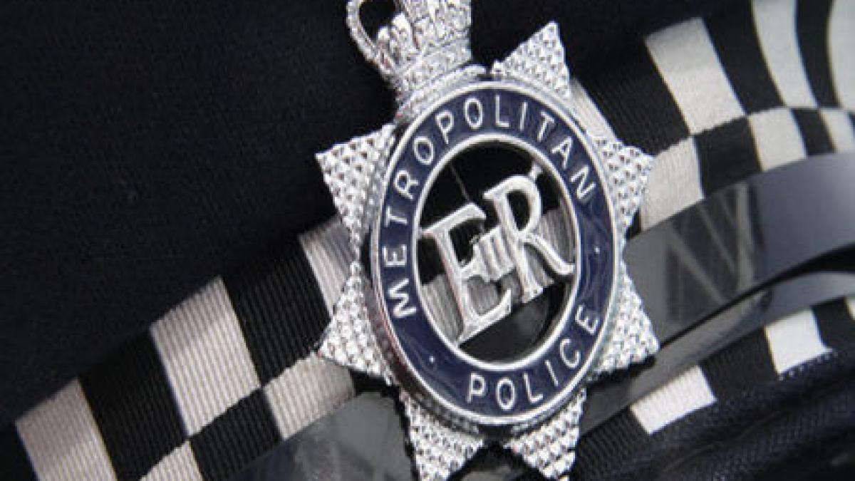 scotland yard va crea o unitate formata din agenti de politie straini inclusiv romani