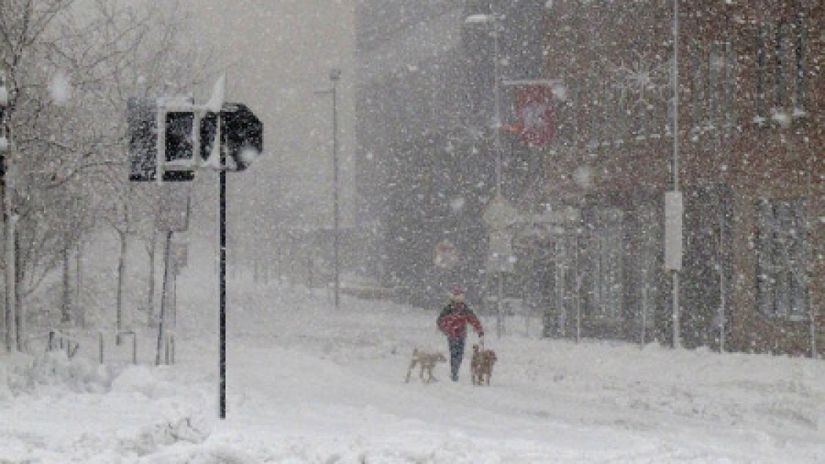 cod galben de ninsori se vor depune intre 3 si 5 centimetri de zapada pe ora