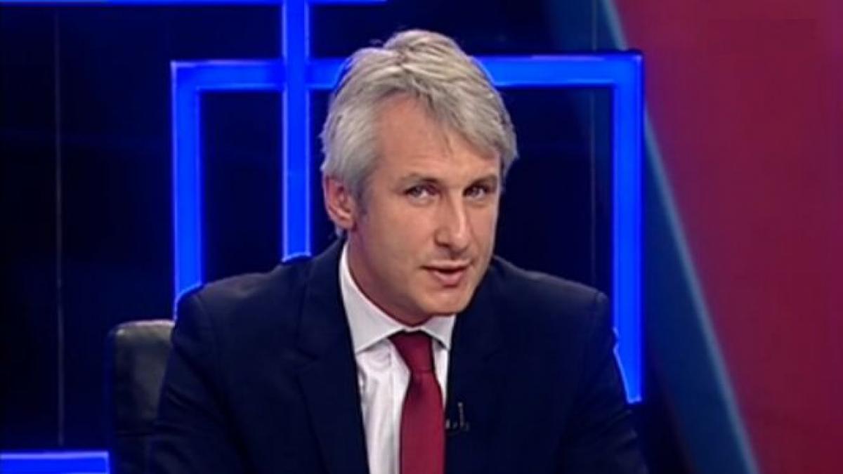 cum i se adresa ministrul teodorovici lui basescu atunci cand erau colegi la transporturi