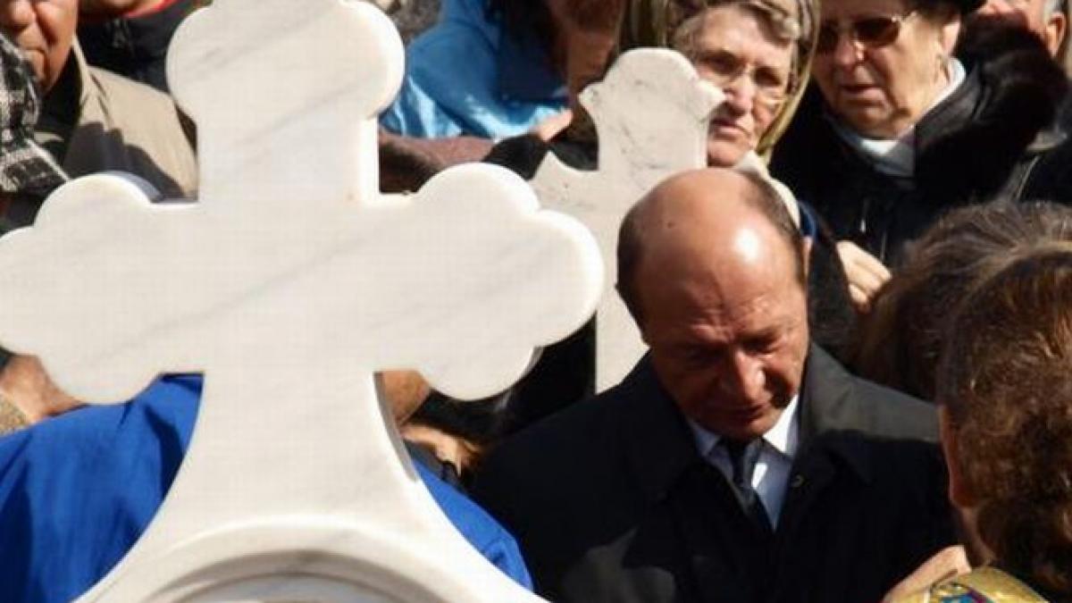traian basescu la manastire a participat la priveghiul fostului staret serafim man